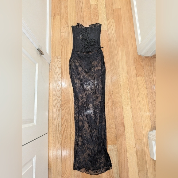 B10. NWT SKIMS ULTRA FINE LACE STRAPLESS CORSET LONG DRESS - Picture 13 of 14